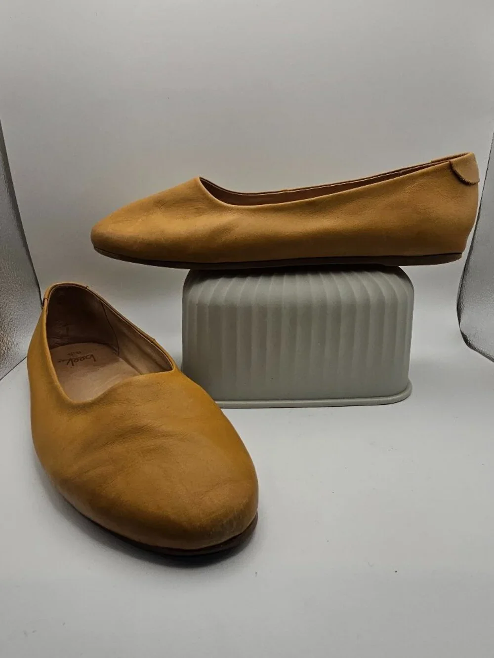 beek Swiftlet Ballet Slipper – Honey Vegetable‑Tanned Leather Flats – Size 8.5
